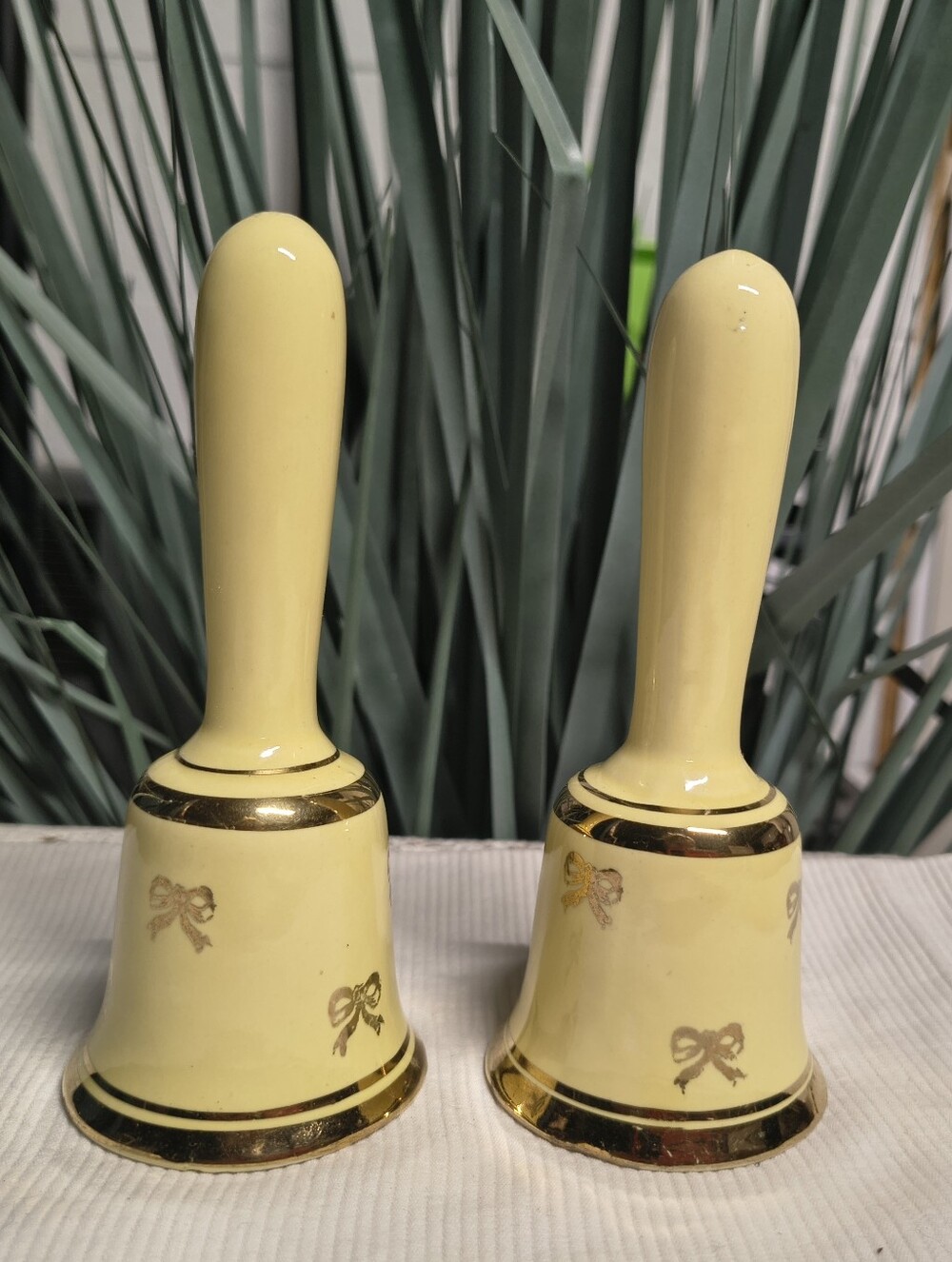 Yellow & Gold Bow Functional Ceramic Decorative Bell Salt And Pepper Shakers